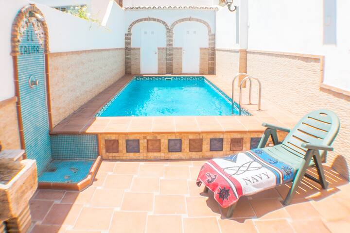 Malvabeach family house, WiFi, pool, front beach gallery image 2