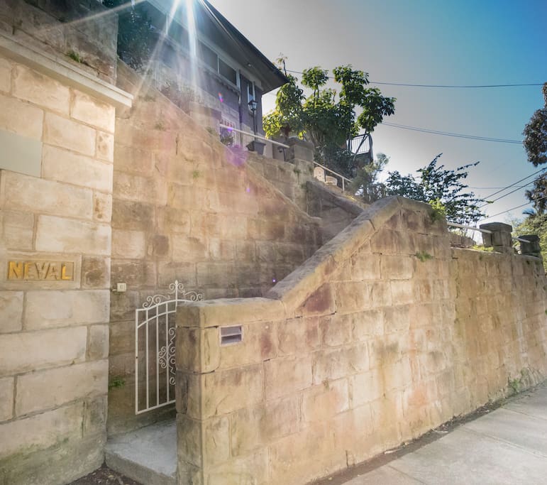 "Neval" - Beautiful sandstone period home