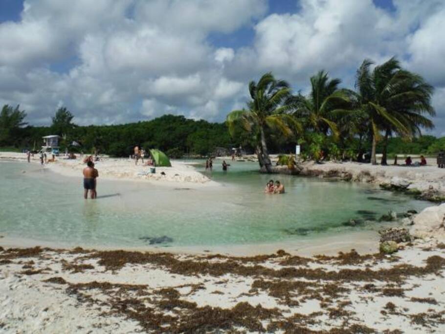 playa punta esmeralda..cenote abierto 10 min caminando