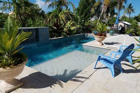 Casa Mariposa:  Easy walk to Sombrero Beach