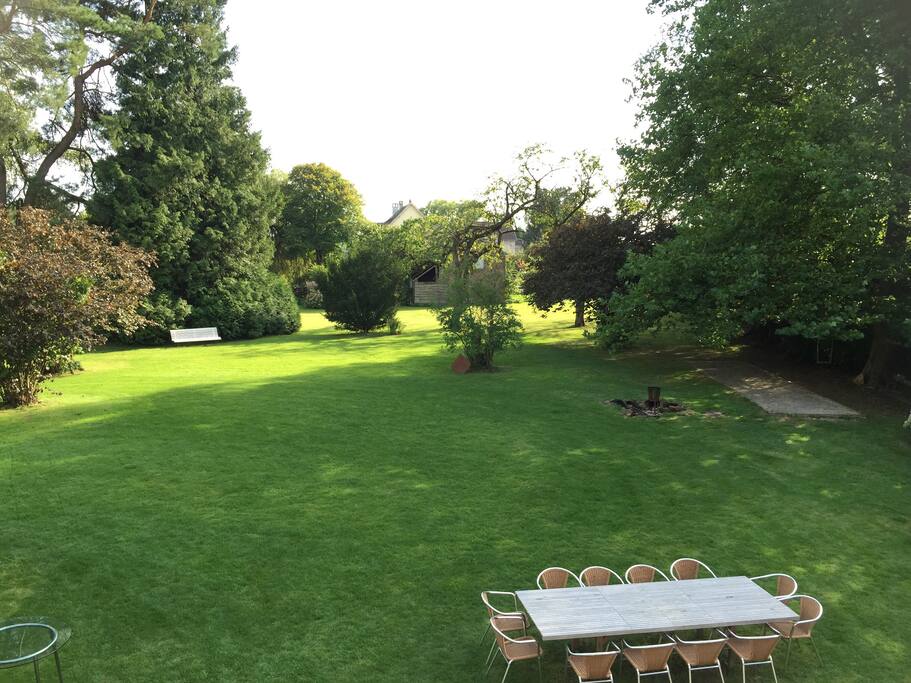 grote tuin, petanque baan aanwezig