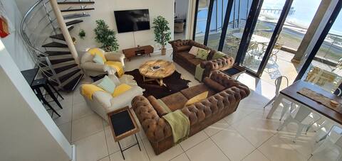 Stay at the Point -Prestigious Prominent Penthouse
