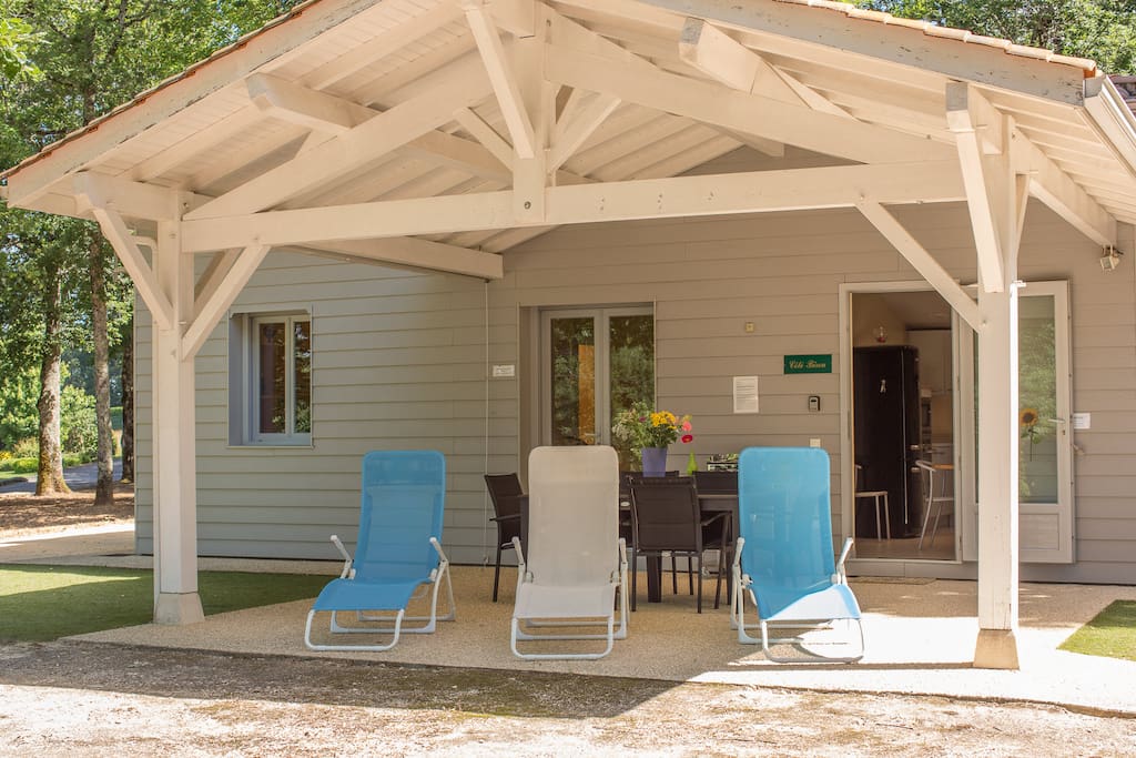 façade du gîte BIRON - Chalet de vacances Lot et Garonne