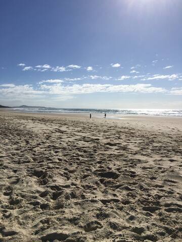 Funky Beach House in Mudjimba – Sunshine Coast gallery image 5