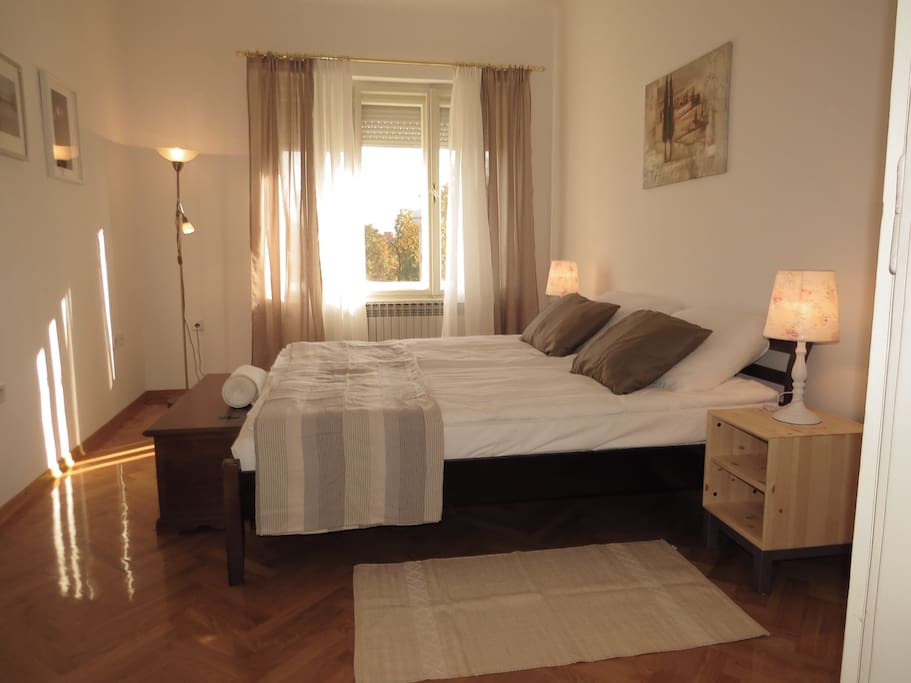 These beds look so comfy you feel sleepy right away! And in the morning, you are greeted with the sight of a lovely park just across the street!