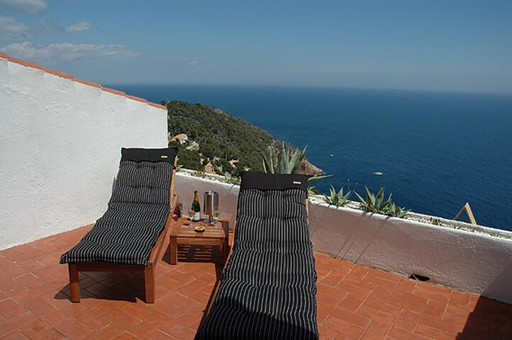 Excellent Seaview holidayhome Begur gallery image 3