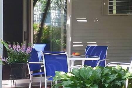 BELLEVUE AVE BEAUTY FULLY REFURBISHED BY MANSIONS