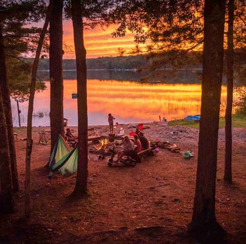 Two Lakes Lodge-Irons - Private Beach on 10 Acres