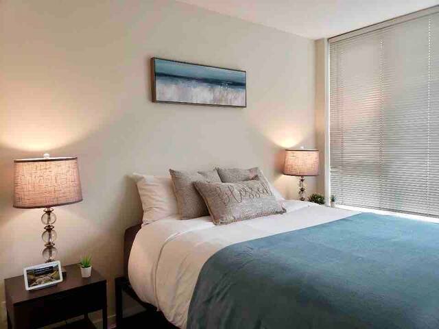 Entire Apartment | Downtown | Parking gallery image 5