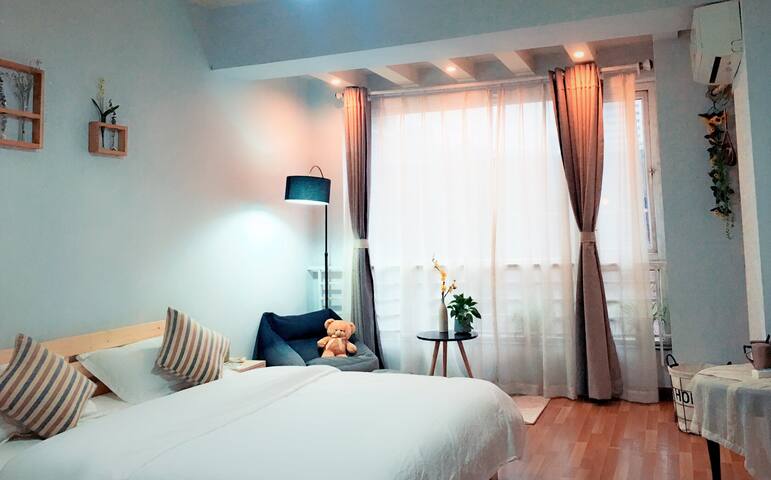 太古里／春熙路／地铁双人情侣美式文艺风民宿酒店公寓