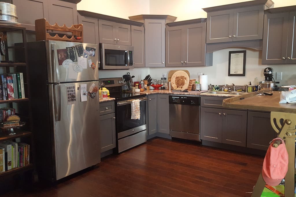 Shared kitchen space with brand new appliances