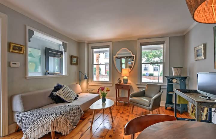 Charming Vintage House, Great Location W/parking - Stockton, NJ