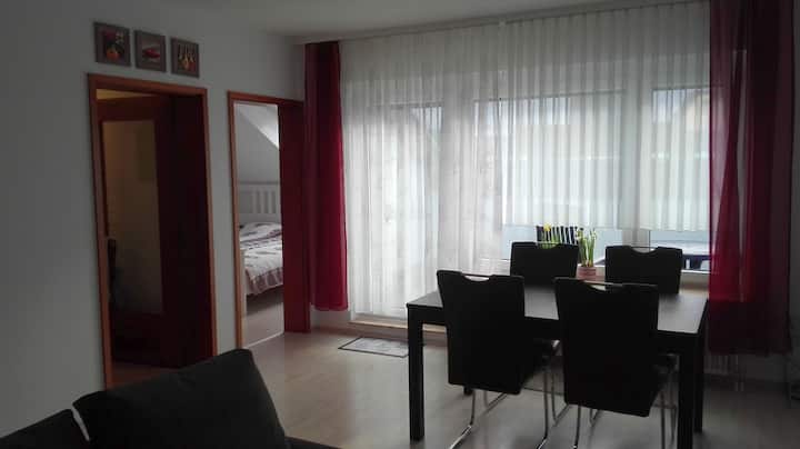 Top 2 Zimmer Wohnung Mit Terrasse - Sindelfingen