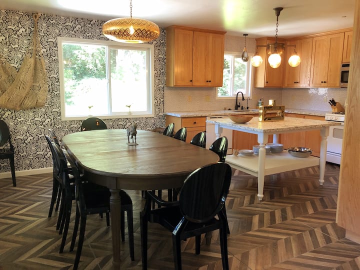 House By The River For A Large Group Houses for Rent in