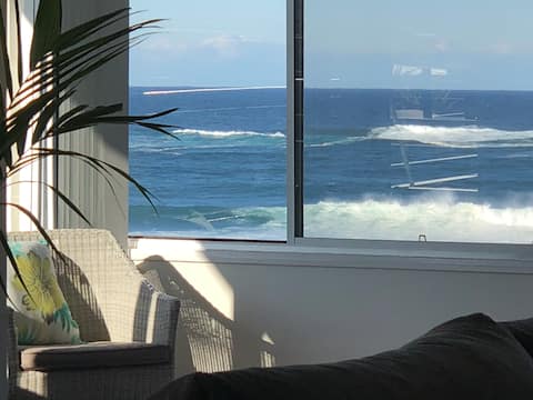 Top Airbnb: REEF a beach house by the sea. in Mollymook