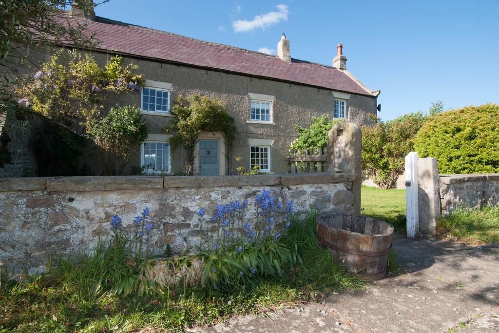 Secluded Yorkshire Dales cottage, panoramic views Cottages for Rent