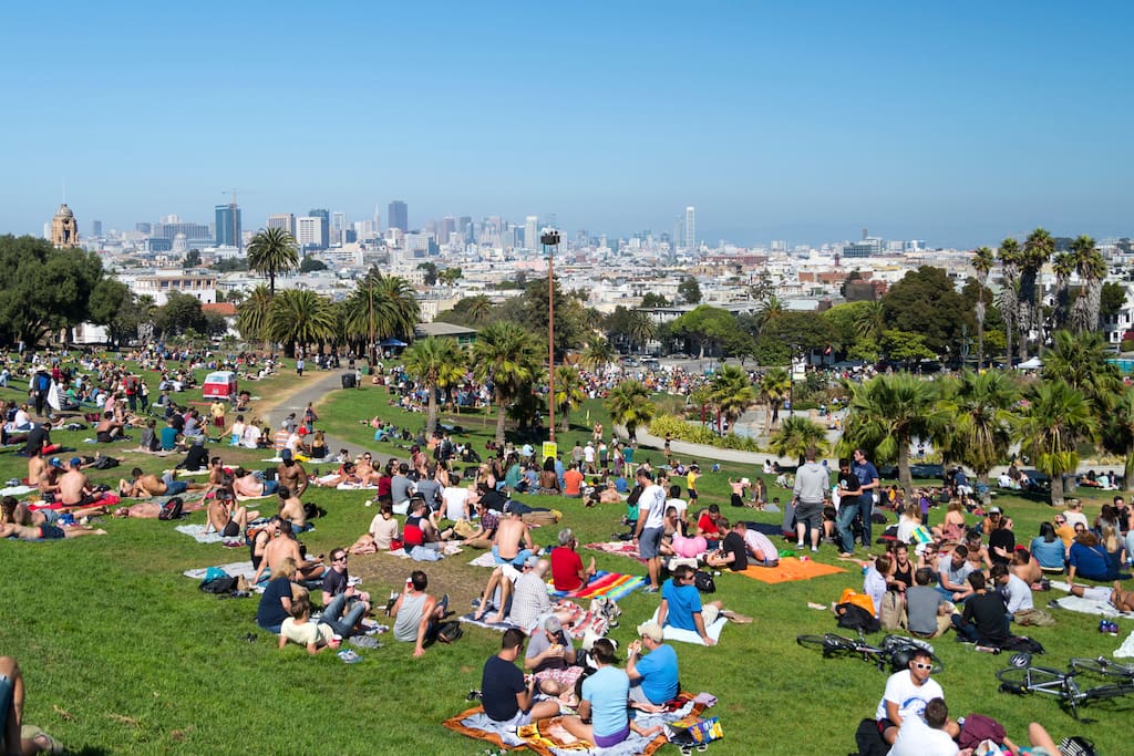 Dolores Park 5min walking from the apartment