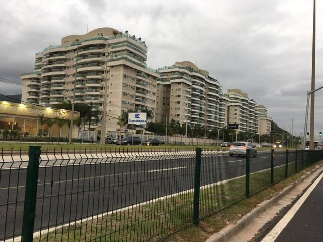 EXCELENTE APT BARRA x RECREIO gallery image 2