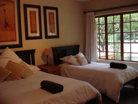 Duvet & Crumpets 4 Bedroom House
