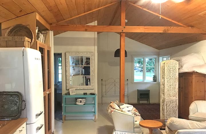 Cozy Cottage On Lavender Farm - Gibsons