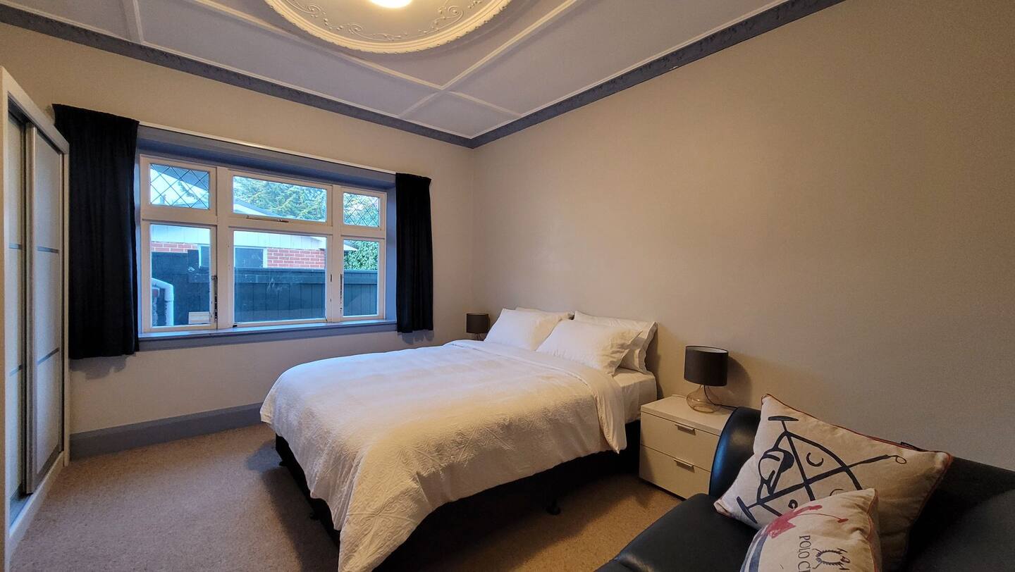 Beautiful 4 Bedroom House In Central Upper Hutt 5