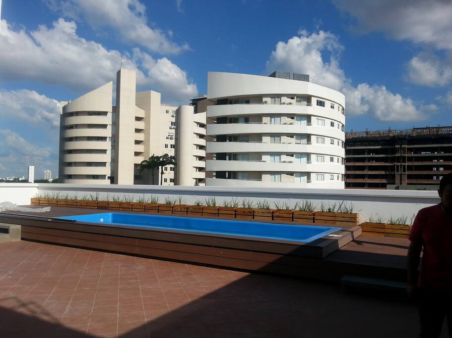 Large lounge on the Terrace to entertain bigger groups...
Salon grande en la Terraza para atender grupos...