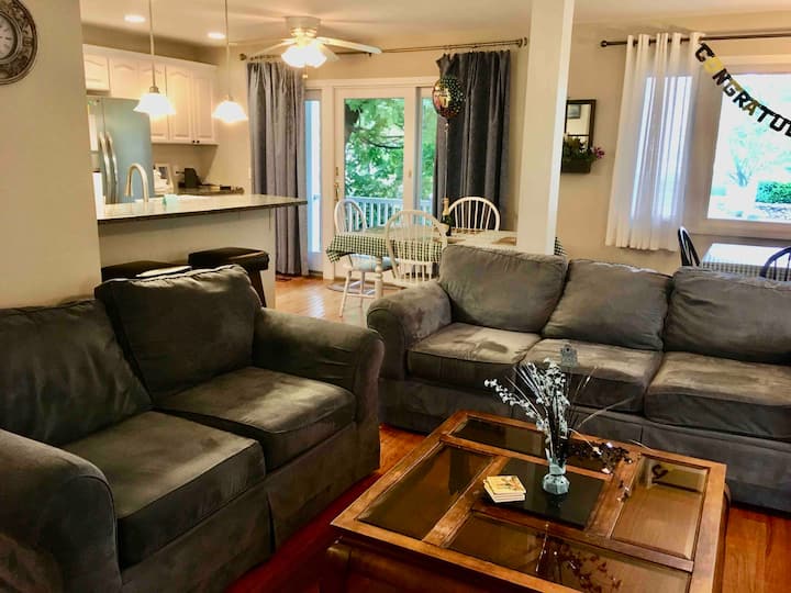 Narragansett 5br/3b Beach Pass A/c Near Newport - Narragansett, RI