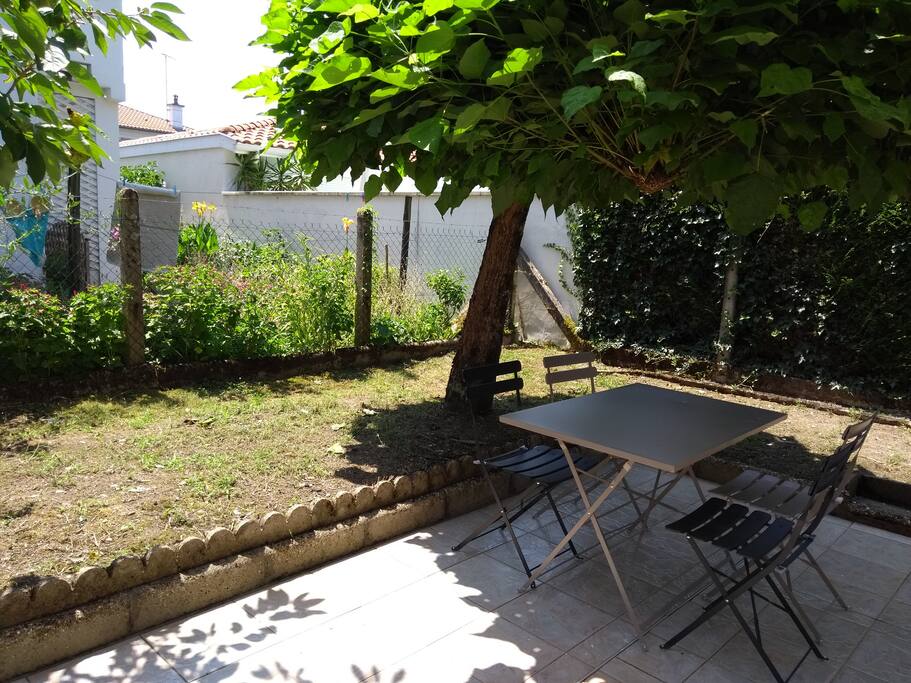 Grande terrasse ombragée