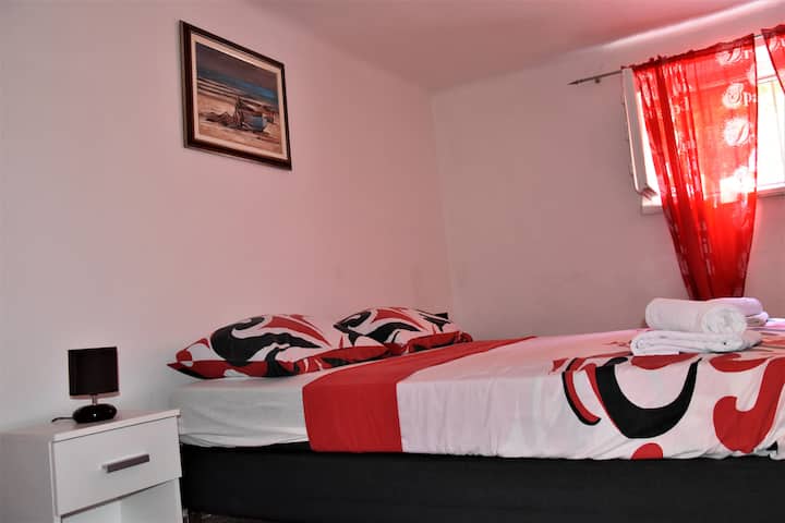 საძინებელი 1