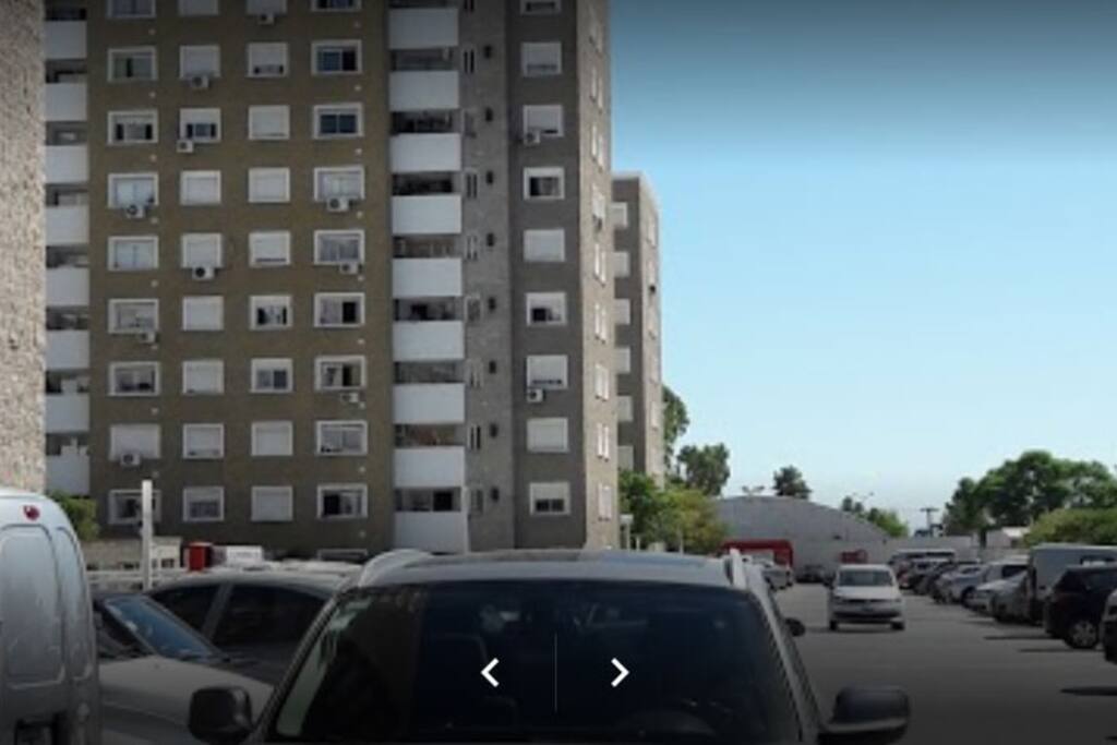 El barrio cuenta con cochera sin techo