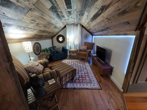 Top performing Airbnb: Saint B's Loft in Jonesboro