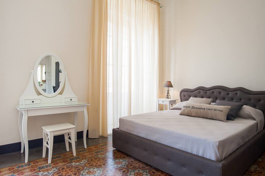 Toletta e letto matrimoniale