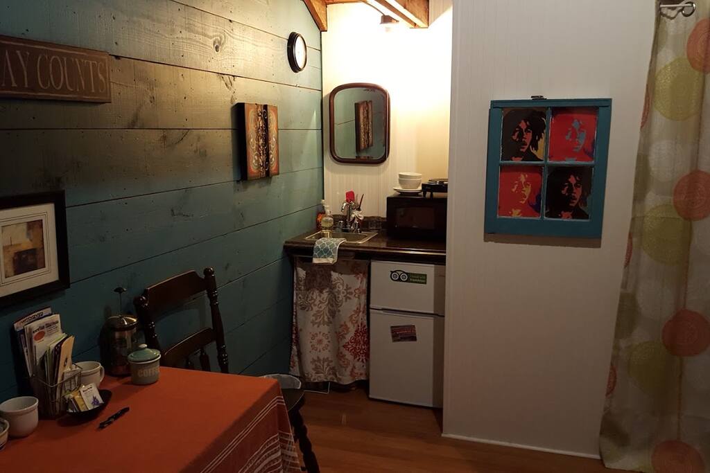 Food storage/prep area