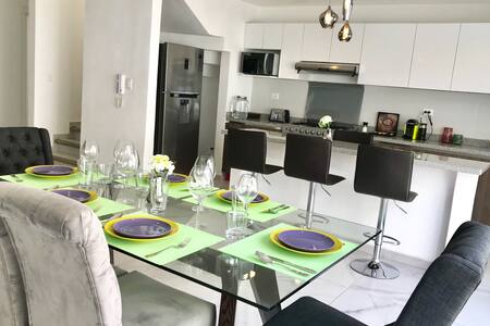 1.CASA ACOGEDORA, EXCELENTE UBICACIÓN /FACTURAMOS