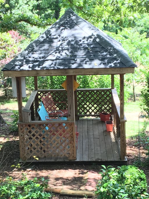 Gazebo overlooking Lay Lake