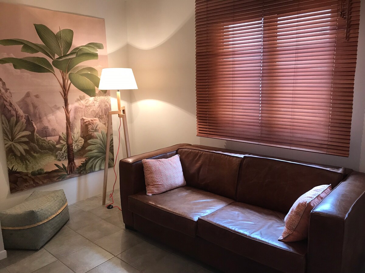 客厅电视或卧室双人床（永久沙发床）