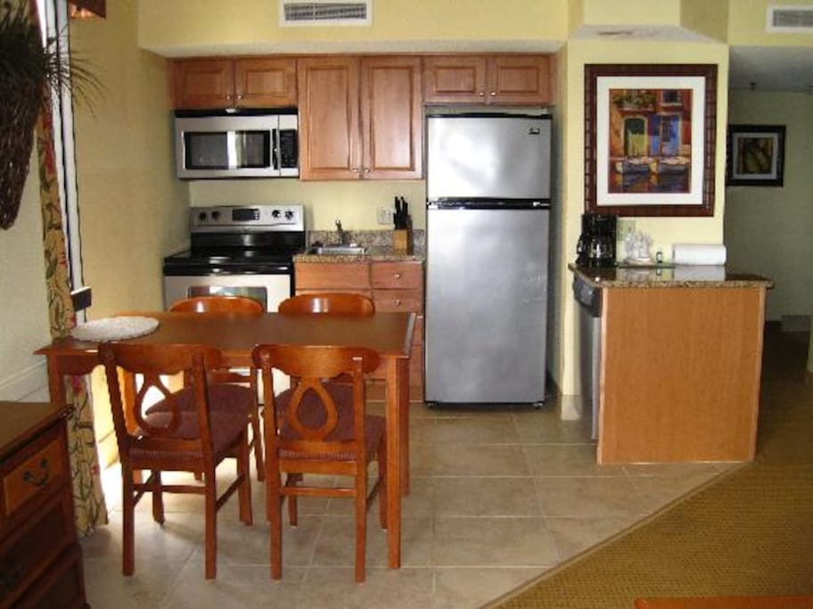 Kitchen & Dining Area