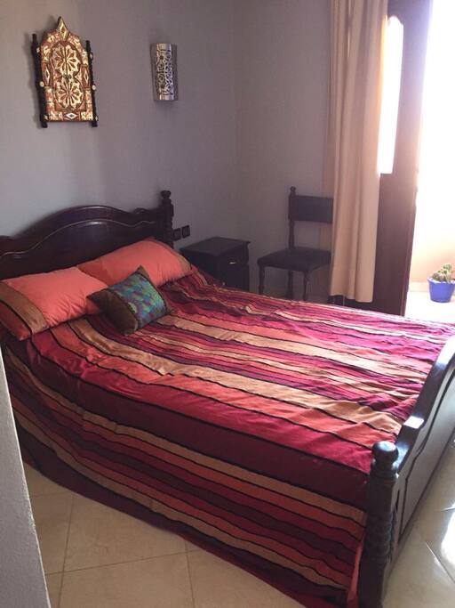 Chambre à coucher. Avec balcon