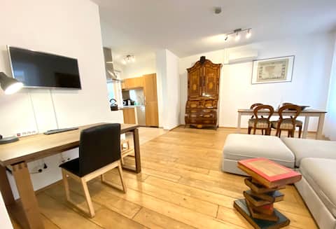 Nr 6 Apartment in the Biedermeierhaus