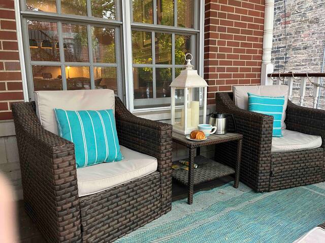 Big 4BR/3.5BA Home Near Everything! gallery image 2