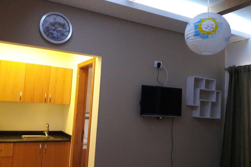 Satellite channels available, cost included in the rent, indirect light for romantic nights
