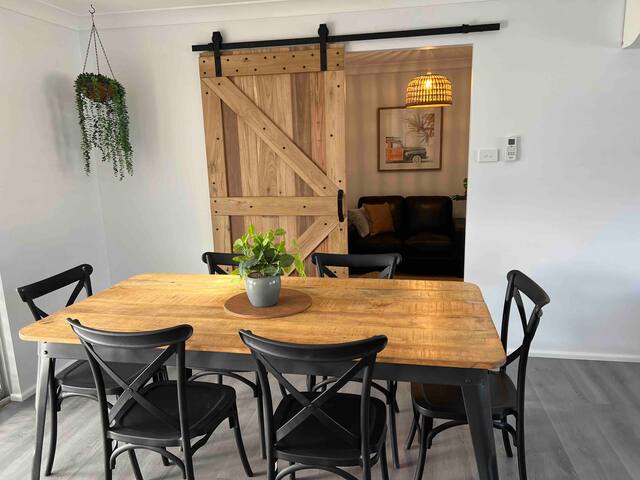 The Family Boathouse – 4 bed house plus 1 bed flat gallery image 3