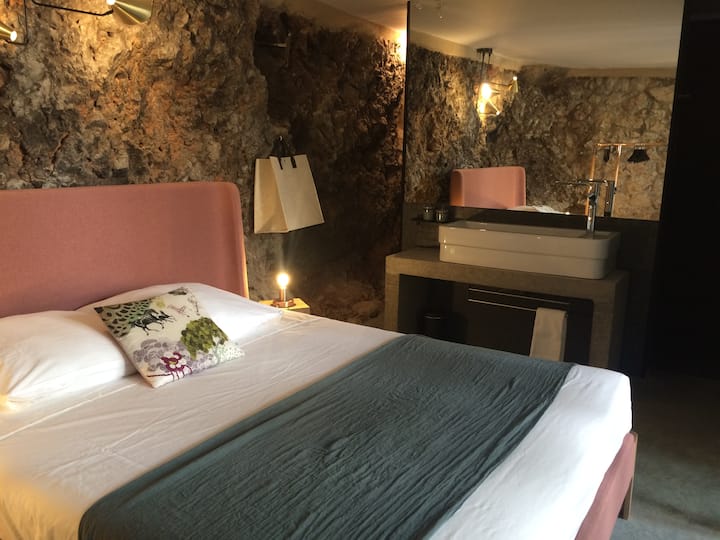 Спална соба 01 во брачен кревет