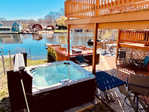 Hot Tub Lakefront Retreat - Game Room- Sleeps 12