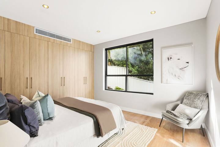 New Stylish house, beautiful and warm home. gallery image 3