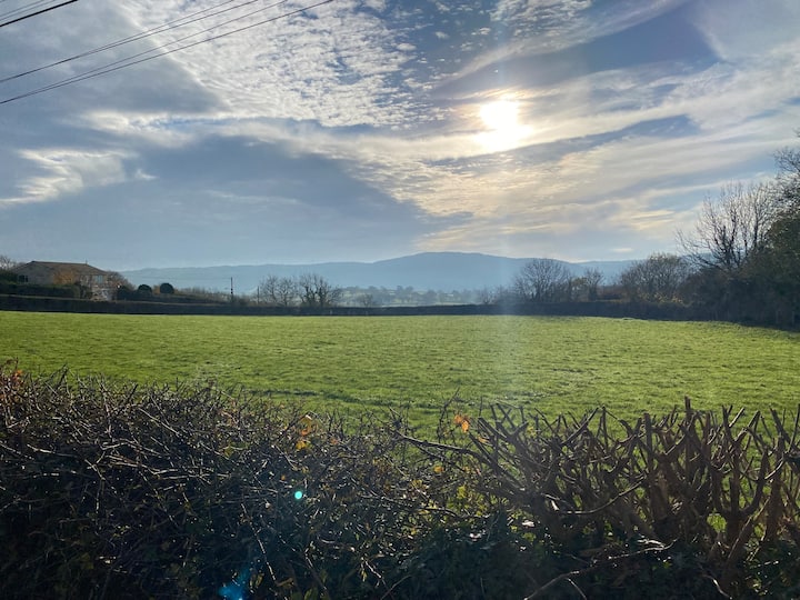 Charming, cosy cottage with spa bath and log fire Cottages for Rent