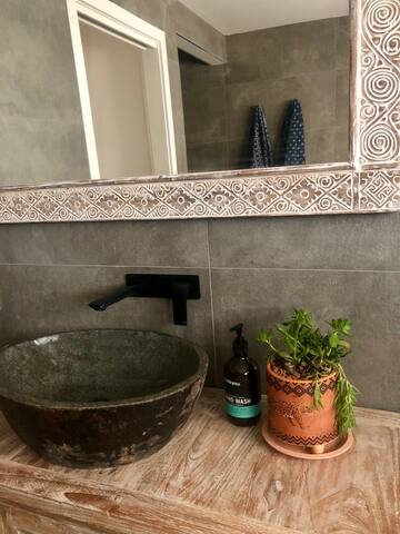 Frangipani House with magnesium pool gallery image 5