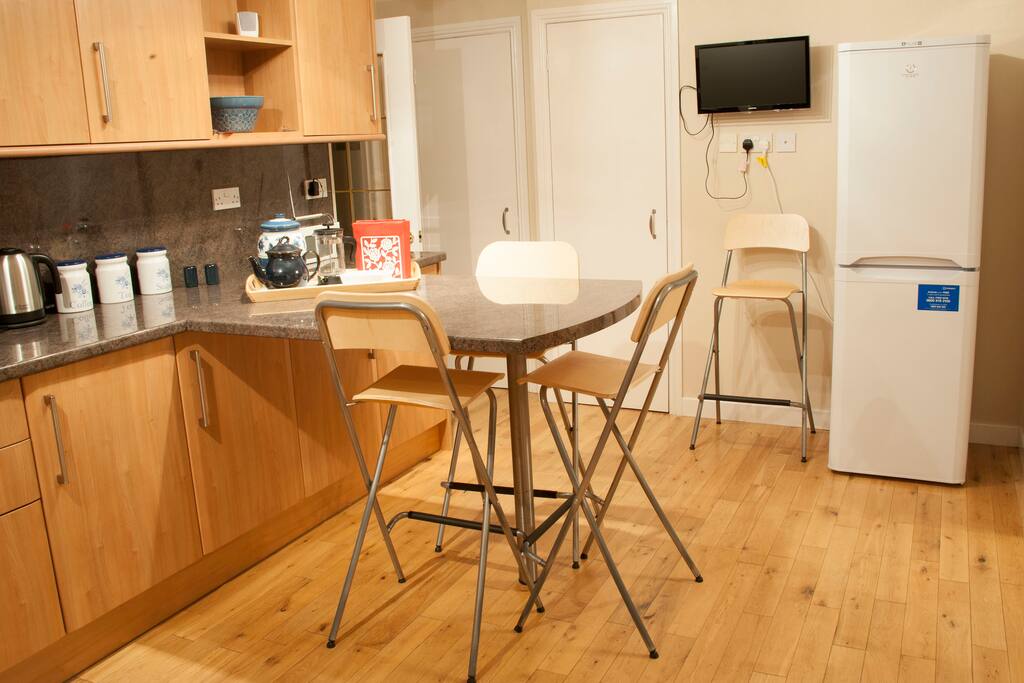 Breakfast bar