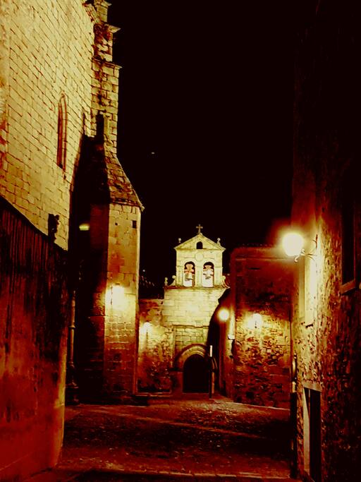 Cáceres nocturno