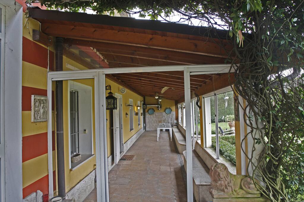 portico